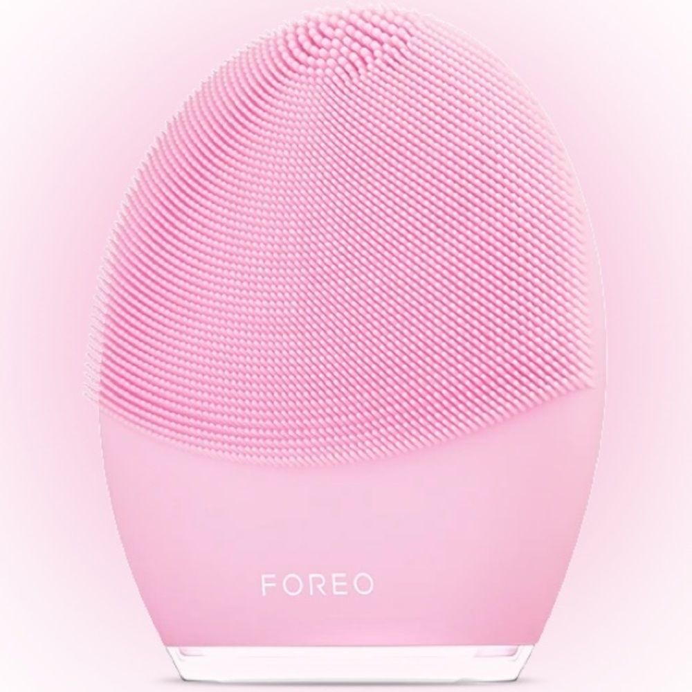 FOREO Luna 3 Facial Cleansing Device